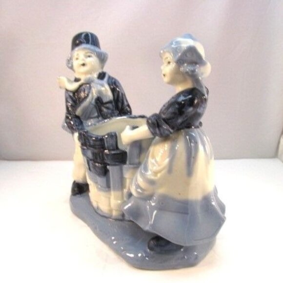 Vintage Ceramic Blue Delft Dutch Couple Figurine Planter Made In Japan - Picture 8 of 11